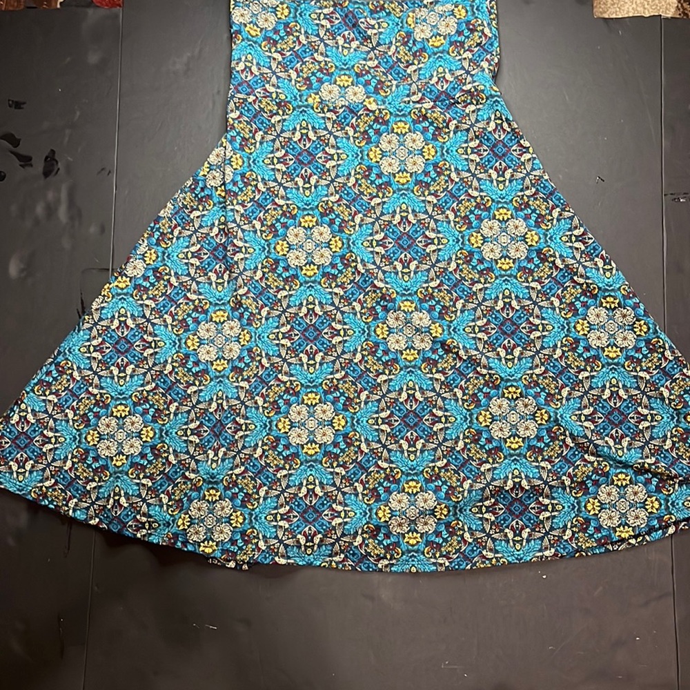 LulaRoe ladies skirt bird and flower pattern